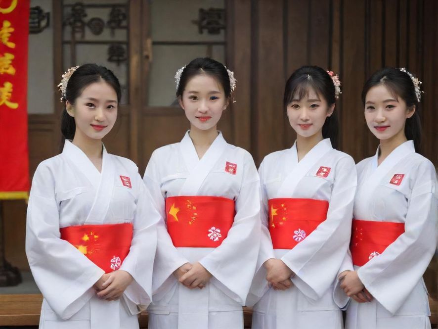 深圳高端会所大堂的奢华与宁静