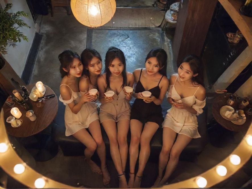 浦神论坛网友聚会场景