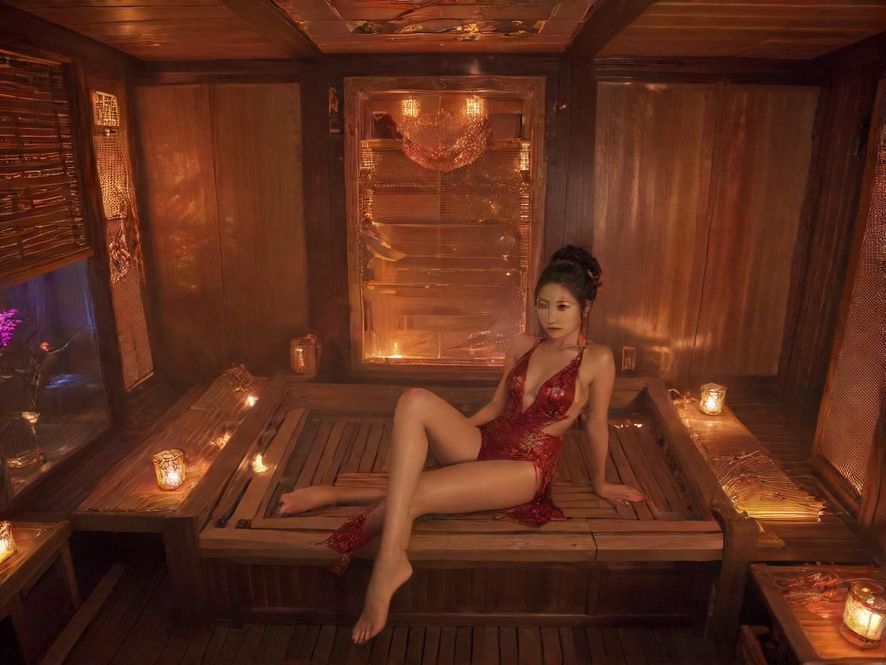 夜场桑拿会所豪华包厢氛围图